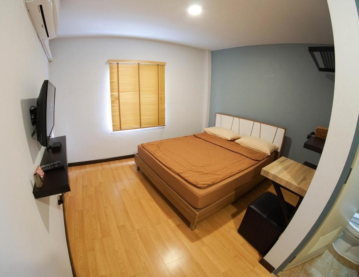 Inn Trog And Inn Soi (Adults Only) Bangkok Buitenkant foto