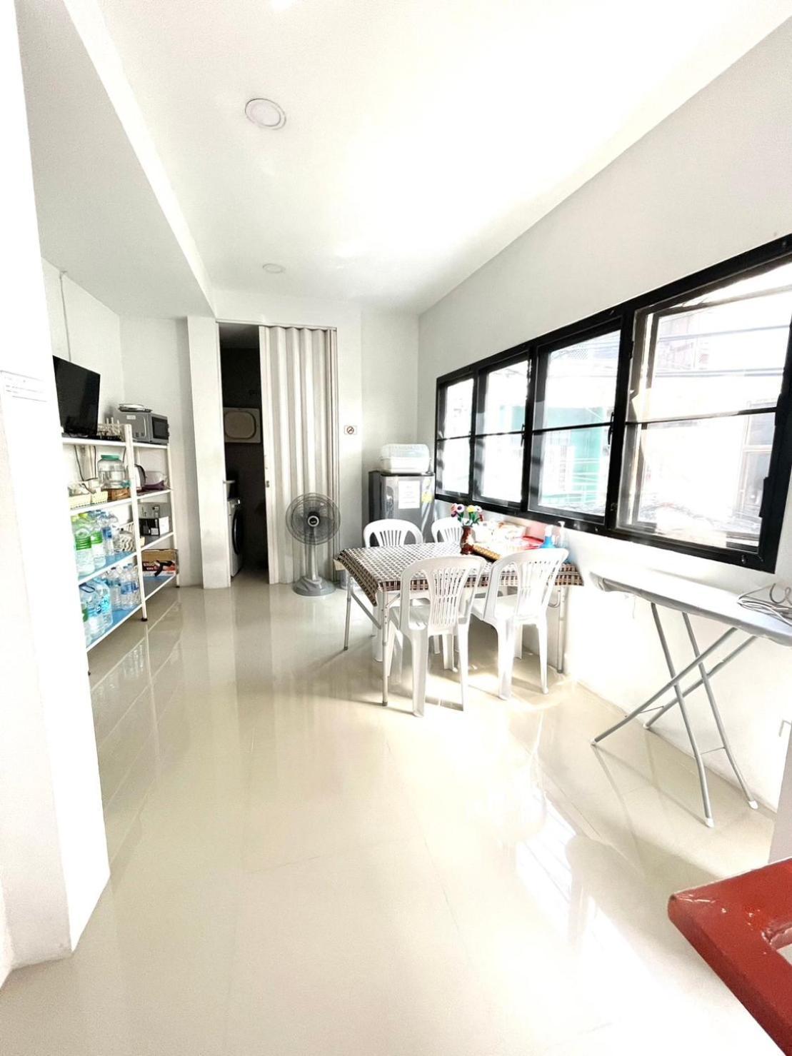 Inn Trog And Inn Soi (Adults Only) Bangkok Buitenkant foto