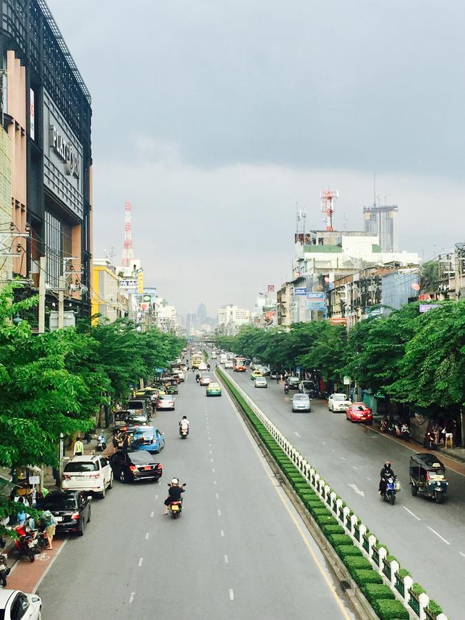 Inn Trog And Inn Soi (Adults Only) Bangkok Buitenkant foto