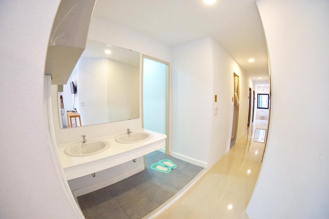 Inn Trog And Inn Soi (Adults Only) Bangkok Buitenkant foto